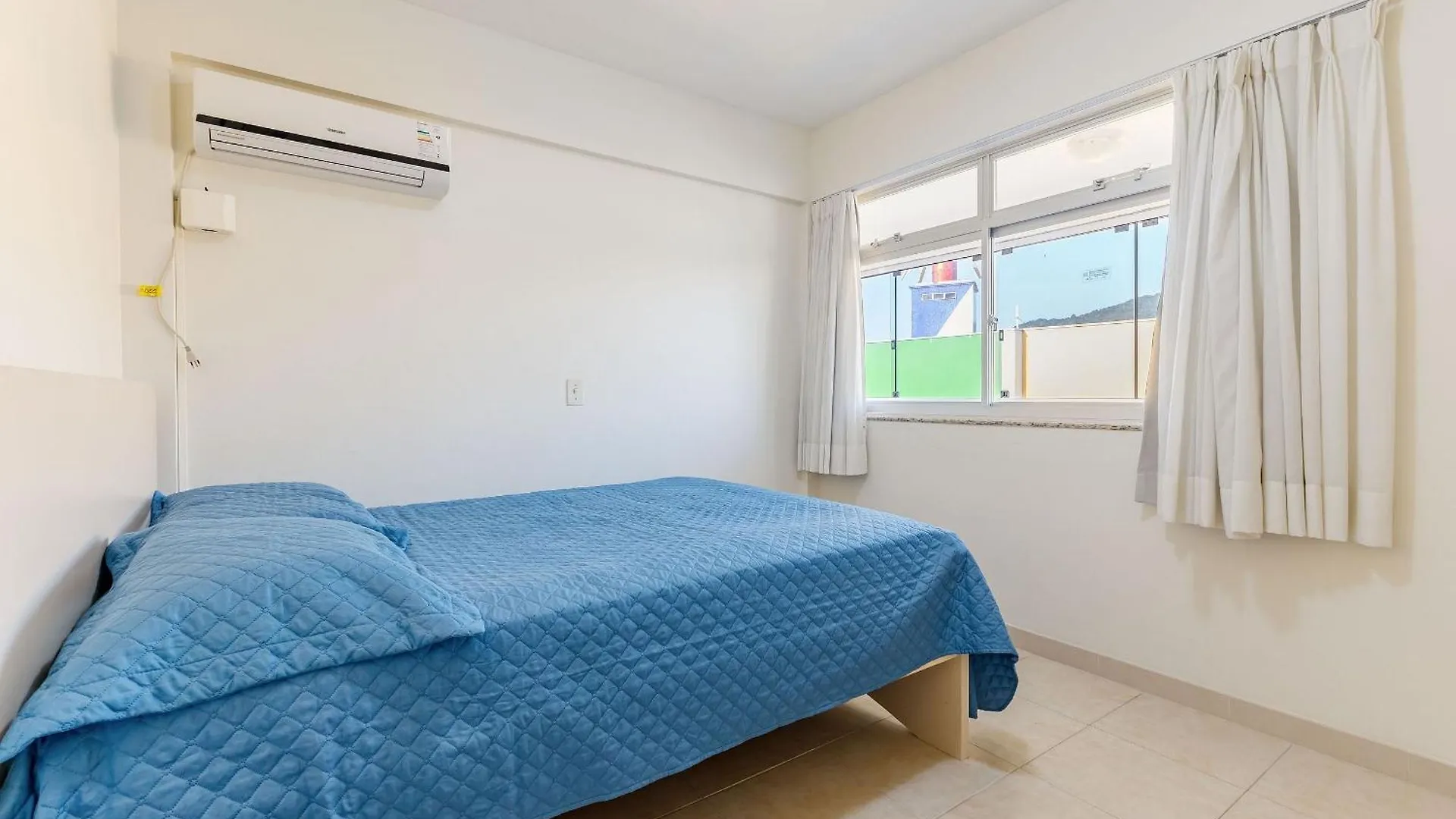 Amplo Apartamento A 50 Metros Da Praia De Bombinhas